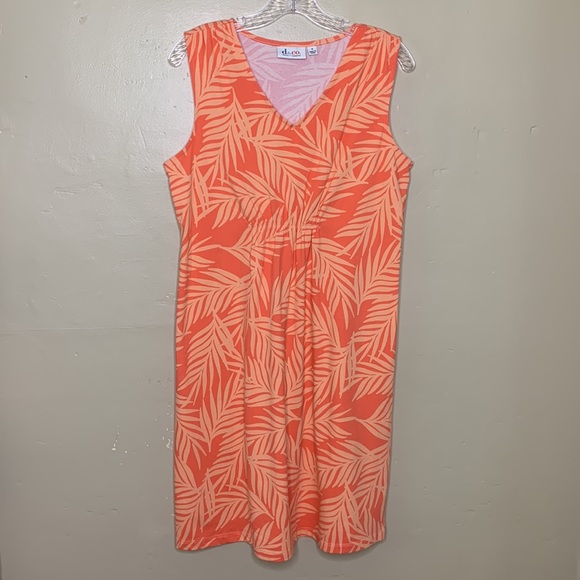 D & Co Dresses & Skirts - D & Co. Dress Coral Palm Tree Print Sleeveless Cotton Spandex V Neck MIDI Small